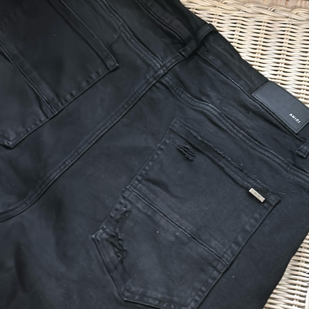 ๐ฆ Amiri Distressed Ripped Jeans - Picture 15 of 17